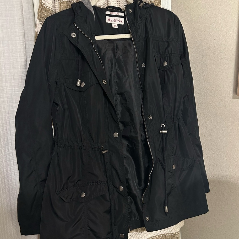 Merona Women's Black water resistant rain Jacket